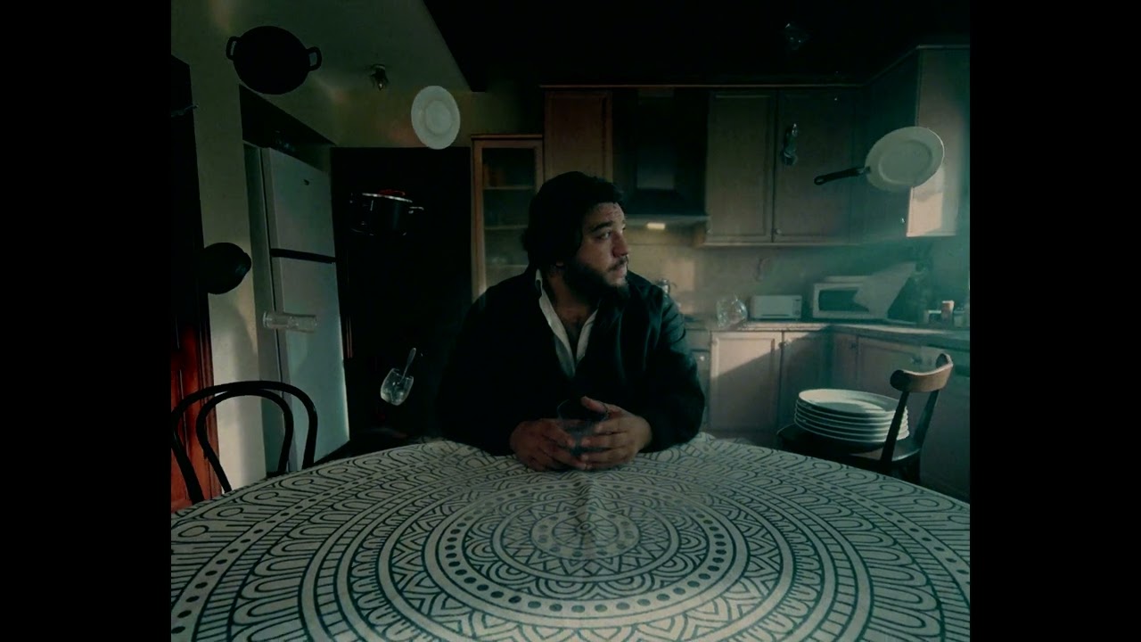 Ahiyan - Uyudum (Official Video) Mp3 İndir