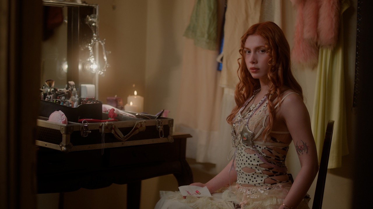 Aleyna Tilki - Oyuncak Gibi Mp3 İndir