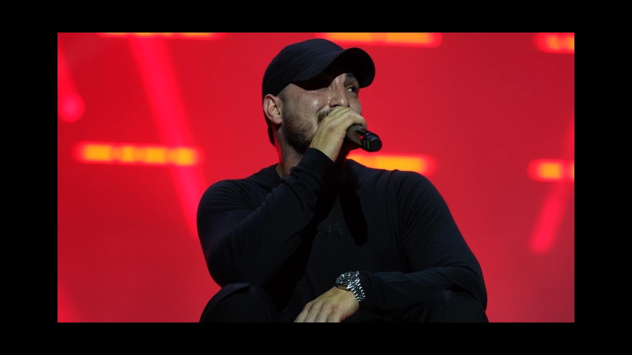 Ati242 - Ait Hissetmiyorum (Live at KüçükÇiftlik Park) Mp3 İndir