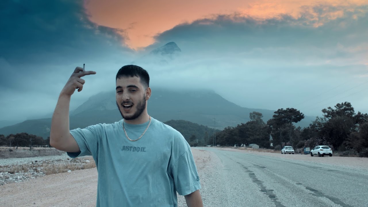 Ati242 - Kime Sorsan (Official Video) Mp3 İndir