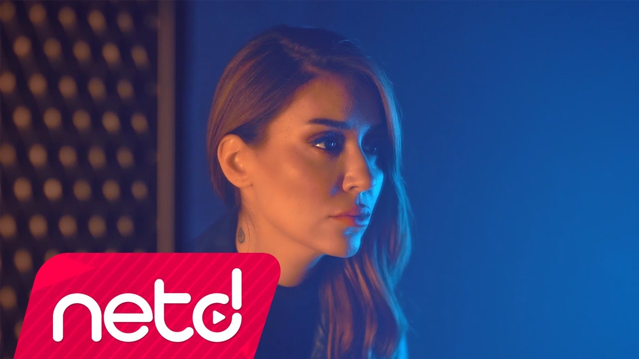Banu Parlak - Allah Affetmez Mp3 İndir