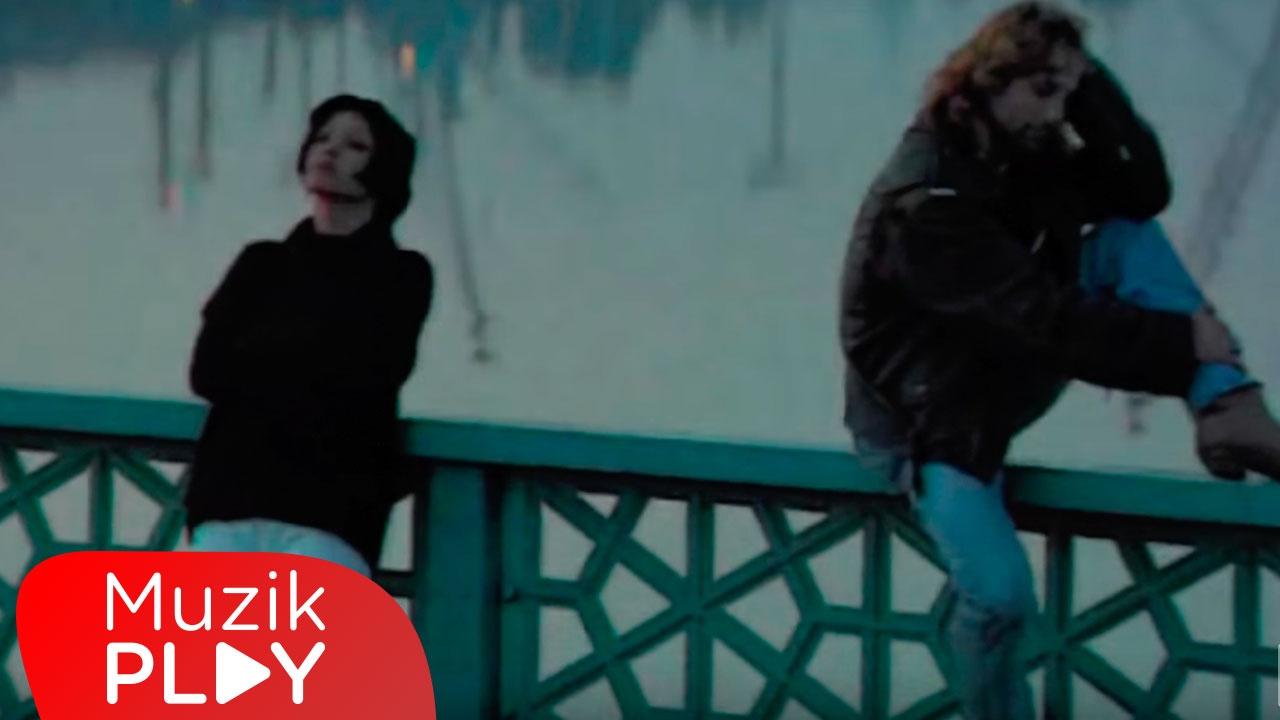 Bendeniz - Neler Olacak (Official Video) Mp3 İndir
