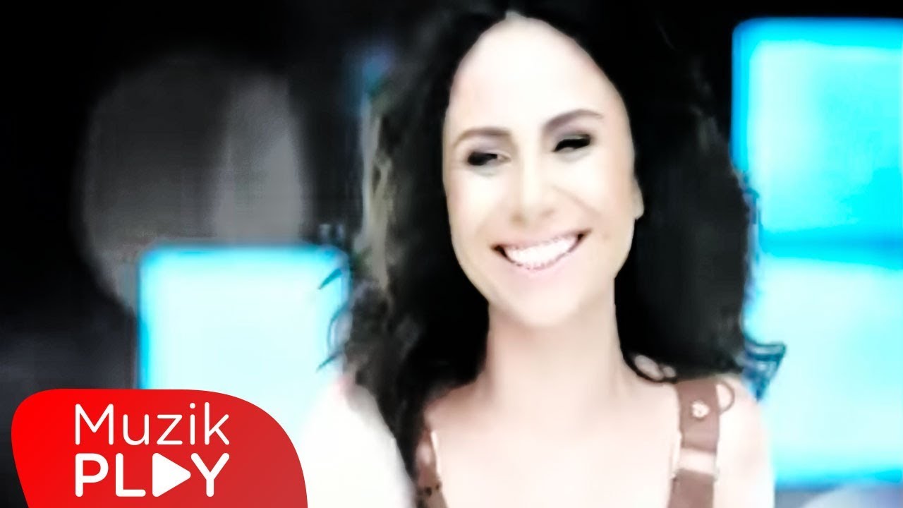 Betül Demir - Hop Dedik (Official Video) Mp3 İndir