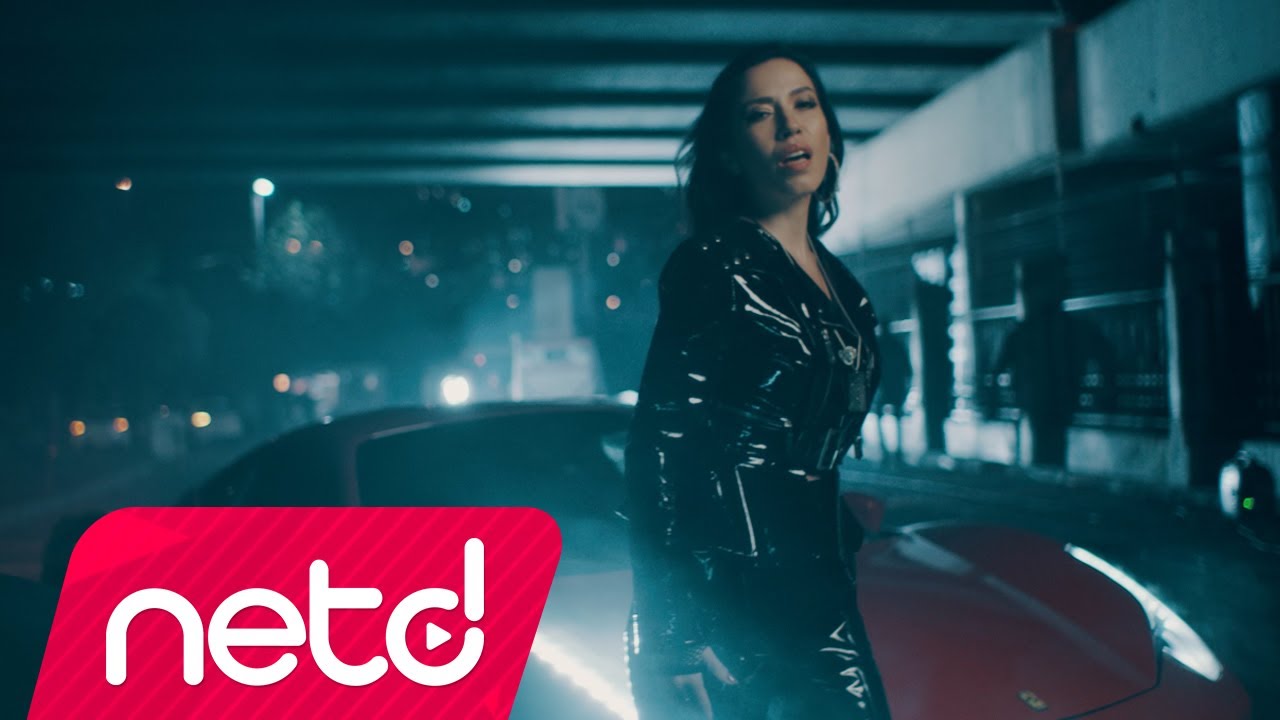 Burcu Güneş - Anıları Yak Mp3 İndir