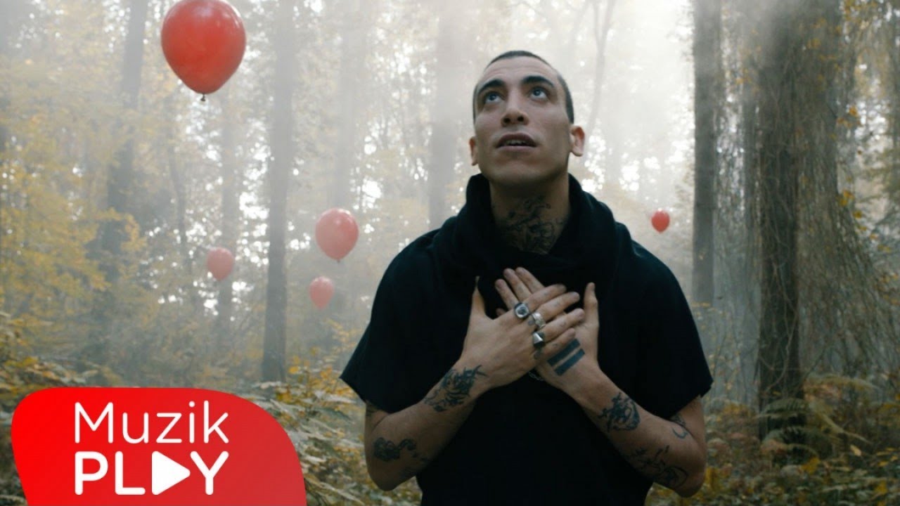 Can Bonomo - Yan (Official Video) Mp3 İndir