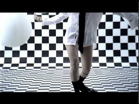 Demet Akalin - Tatil Mp3 İndir