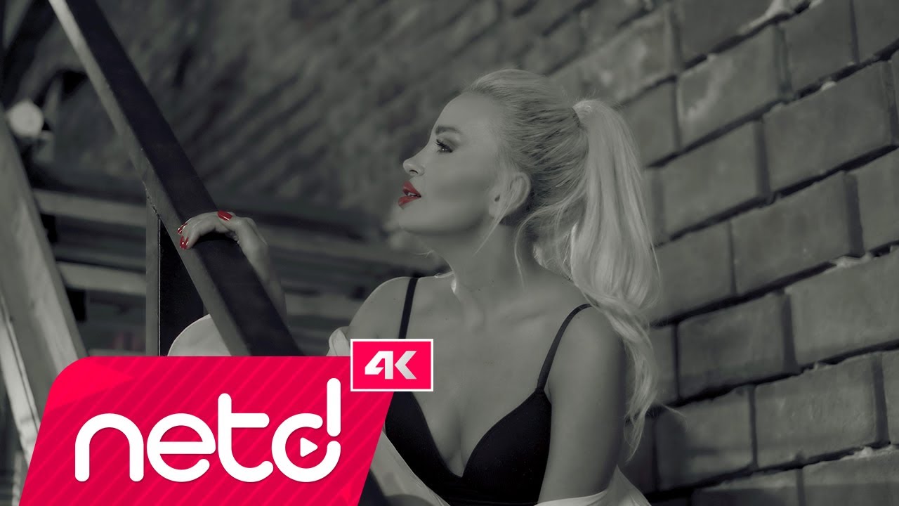 DEMET ELLOO - İyi Değilim Mp3 İndir