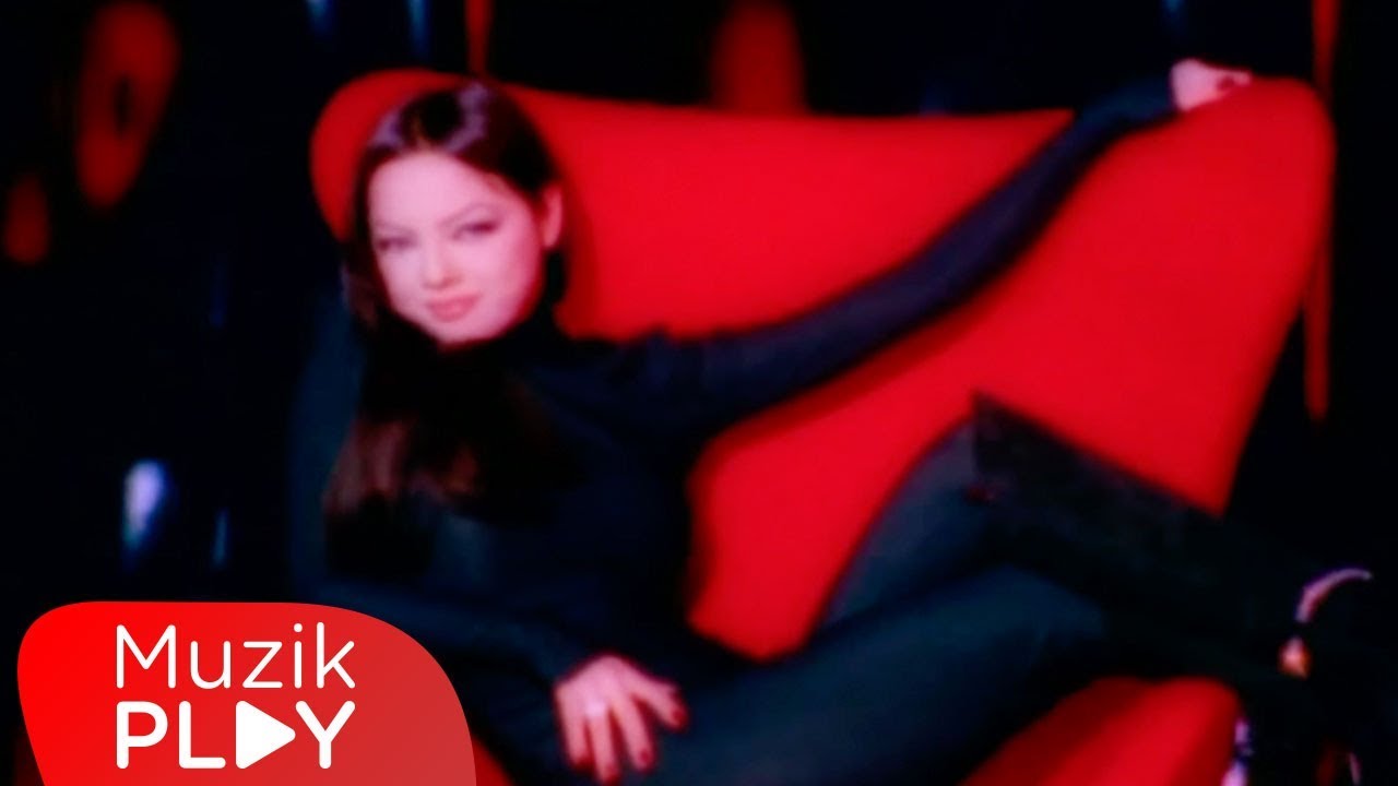 Ebru Gündeş - Hata (Official Video) Mp3 İndir