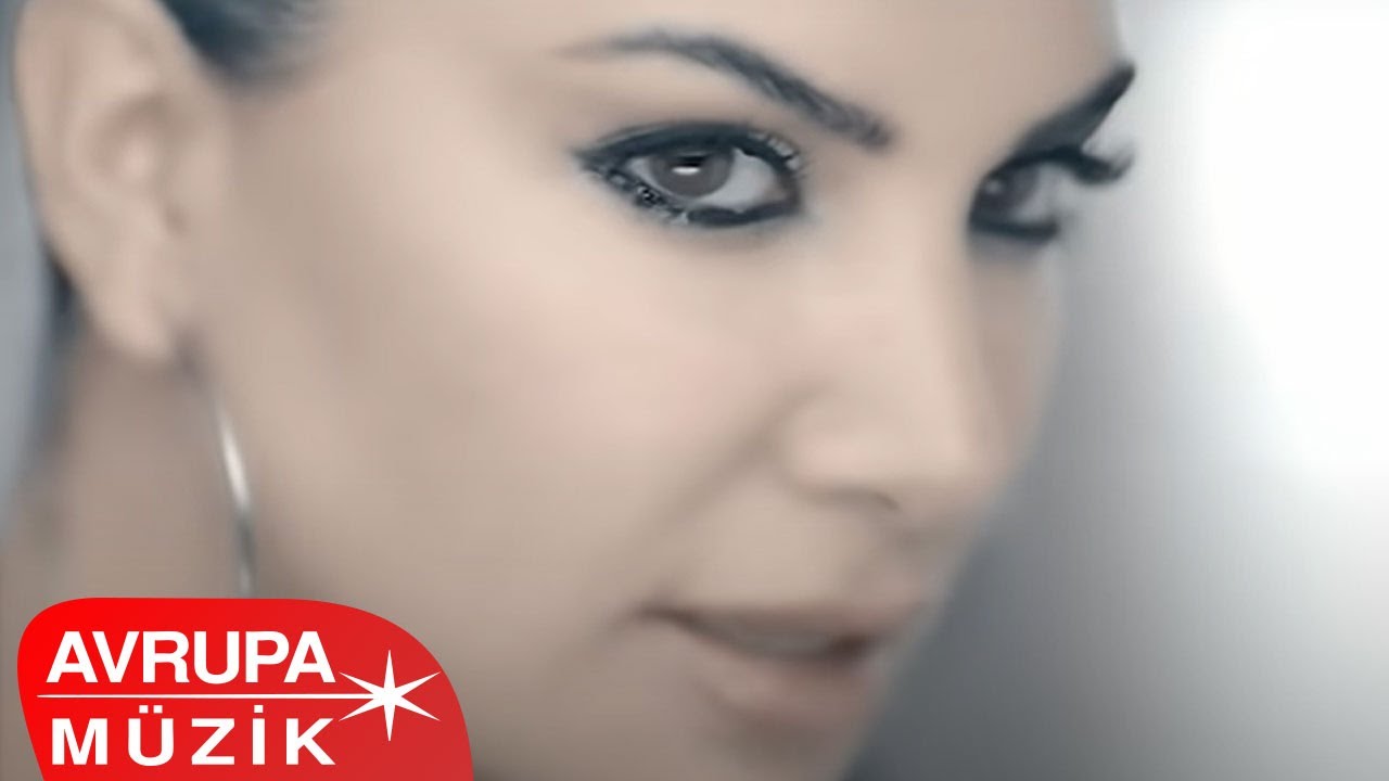 Ebru Yaşar - Kararsızım (Official Video) Mp3 İndir