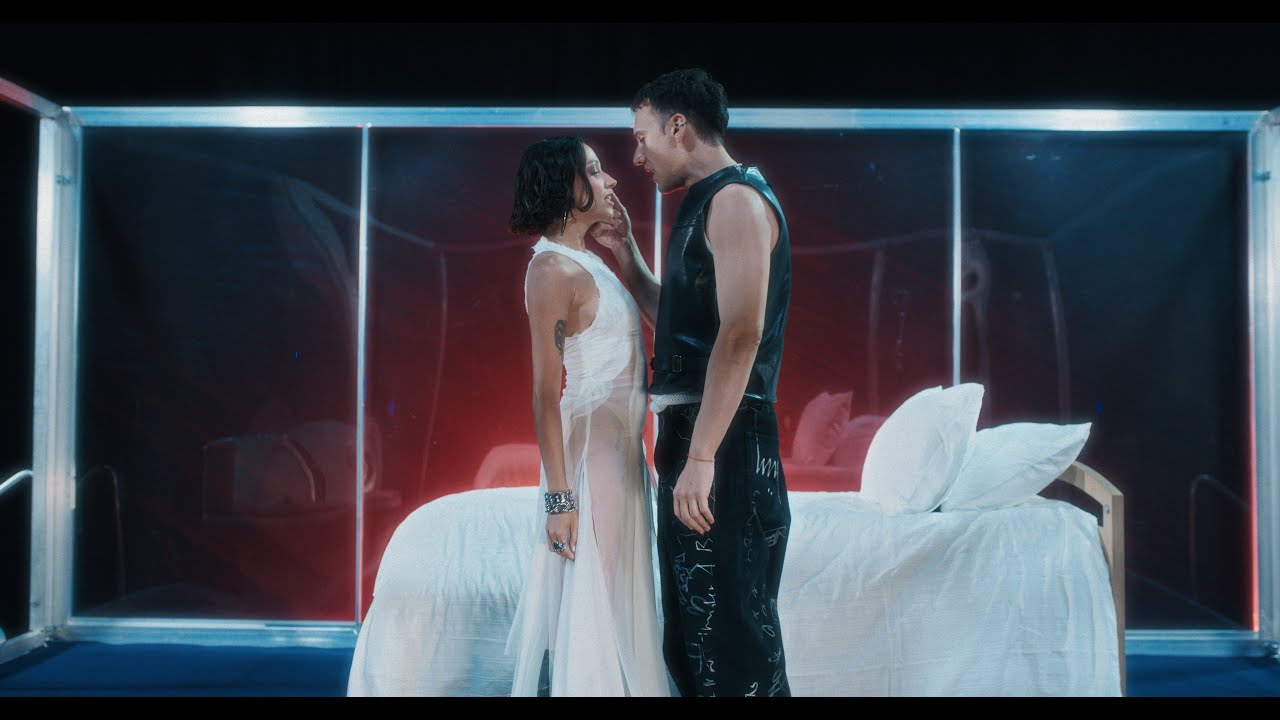 Edis & Zeynep Bastık - Yatakta Kardiyo (Official Video) Mp3 İndir