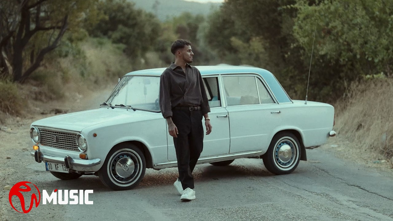 EFO - Gitme (Official Video) Mp3 İndir