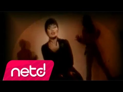 Emel Müftüoğlu - Deli Et Beni Mp3 İndir