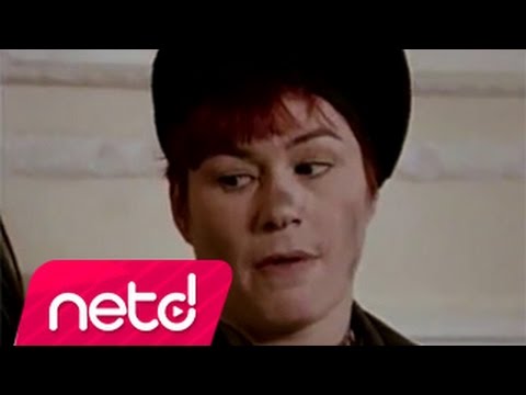 Emel Müftüoğlu - Hovarda Mp3 İndir