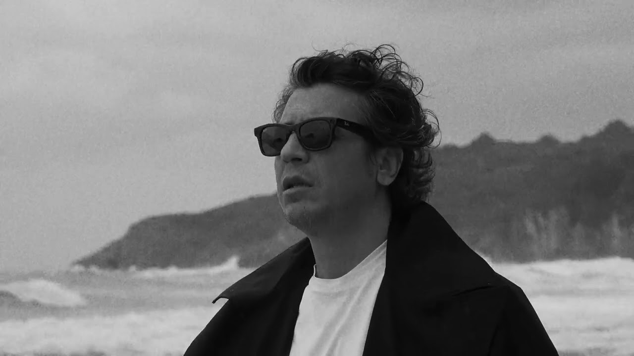 Ersay Üner - Almıyor Aklım (Official Video) Mp3 İndir