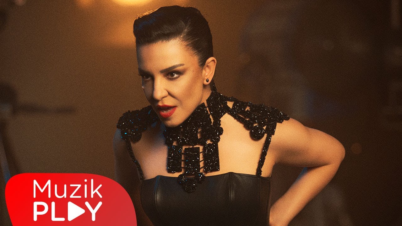 Fatma Turgut - Bir Varmış Bir Yokmuş (Official Video) Mp3 İndir