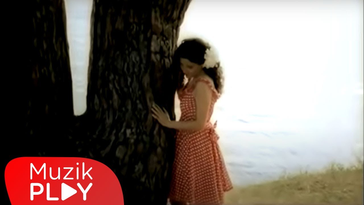 Göksel - Dudaklarında Arzu (Official Video) Mp3 İndir