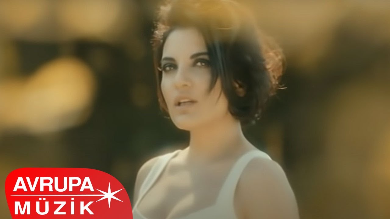 Göksel - Uzaktan (Official Video) Mp3 İndir