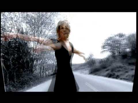 Gülben Ergen - Kandıramazsın Beni Mp3 İndir