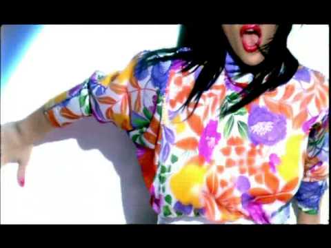 Hande Yener - Kibir (Yanmam Lazım) Mp3 İndir