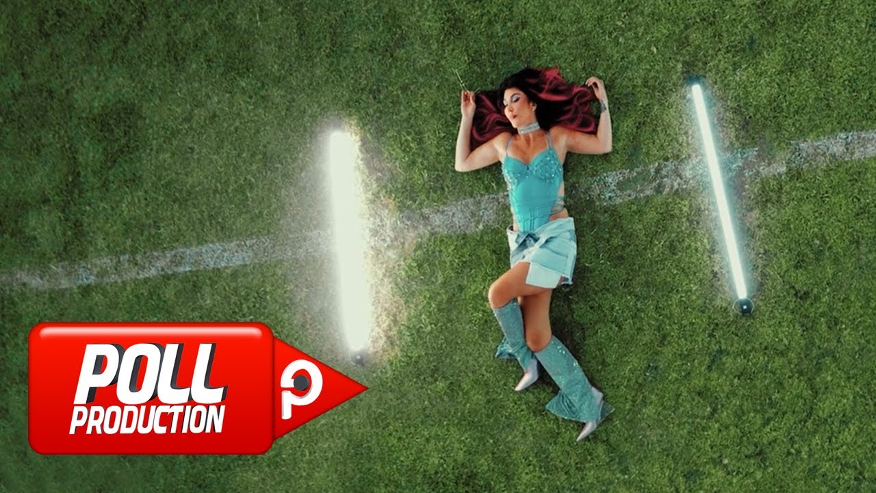 Hande Yener - Çatla (Official Video) Mp3 İndir