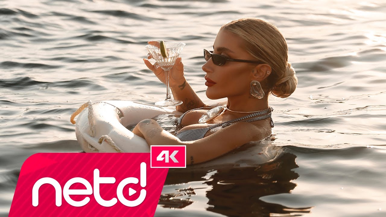 İrem Derici - Gidelim Mi Buralardan Mp3 İndir