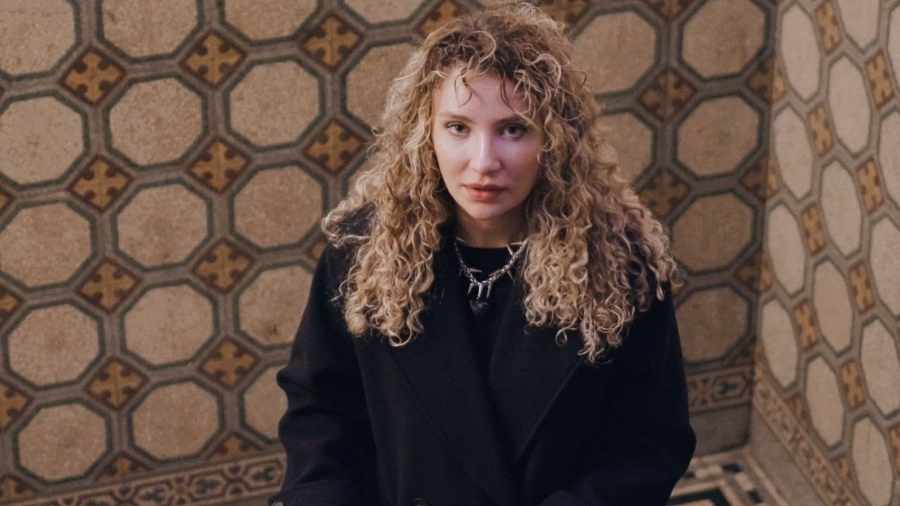 Irmak Arıcı - İlaç Mp3 İndir