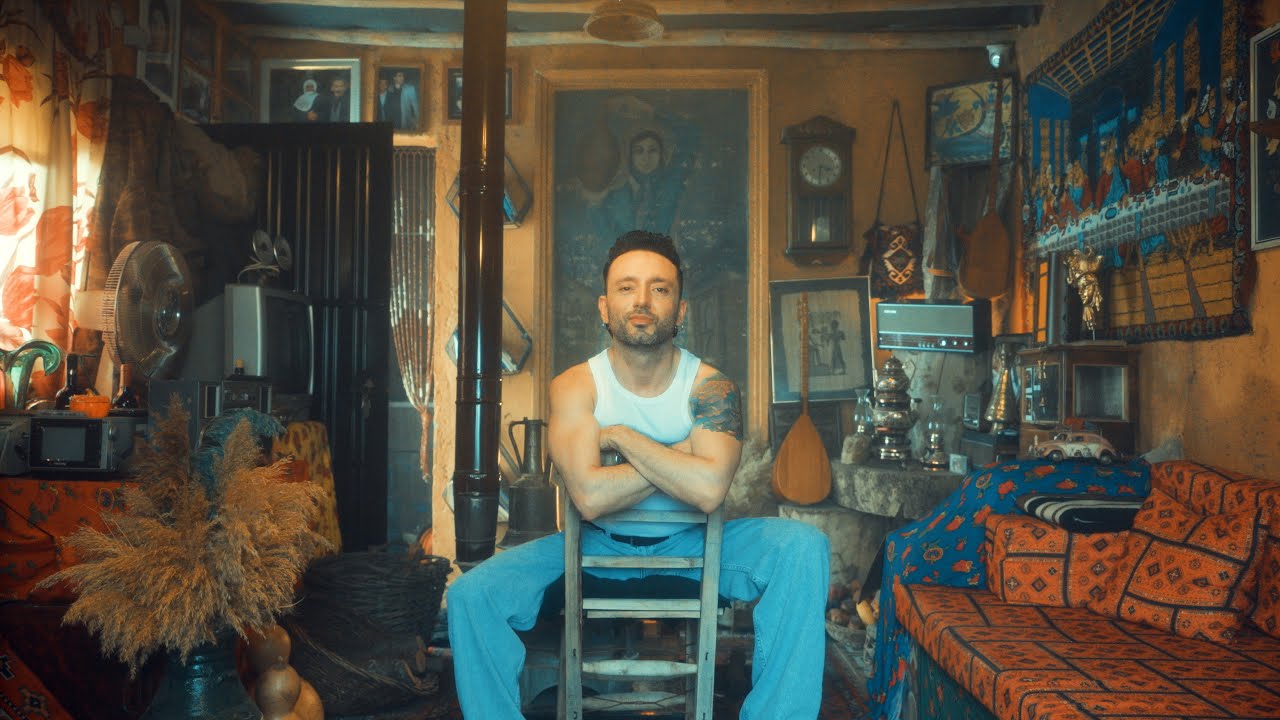 Mabel Matiz - Uçkun (feat. Hello Psychaleppo) Mp3 İndir