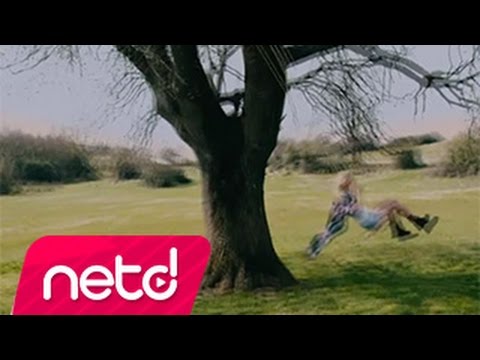 Mabel Matiz - Yaşım Çocuk Mp3 İndir