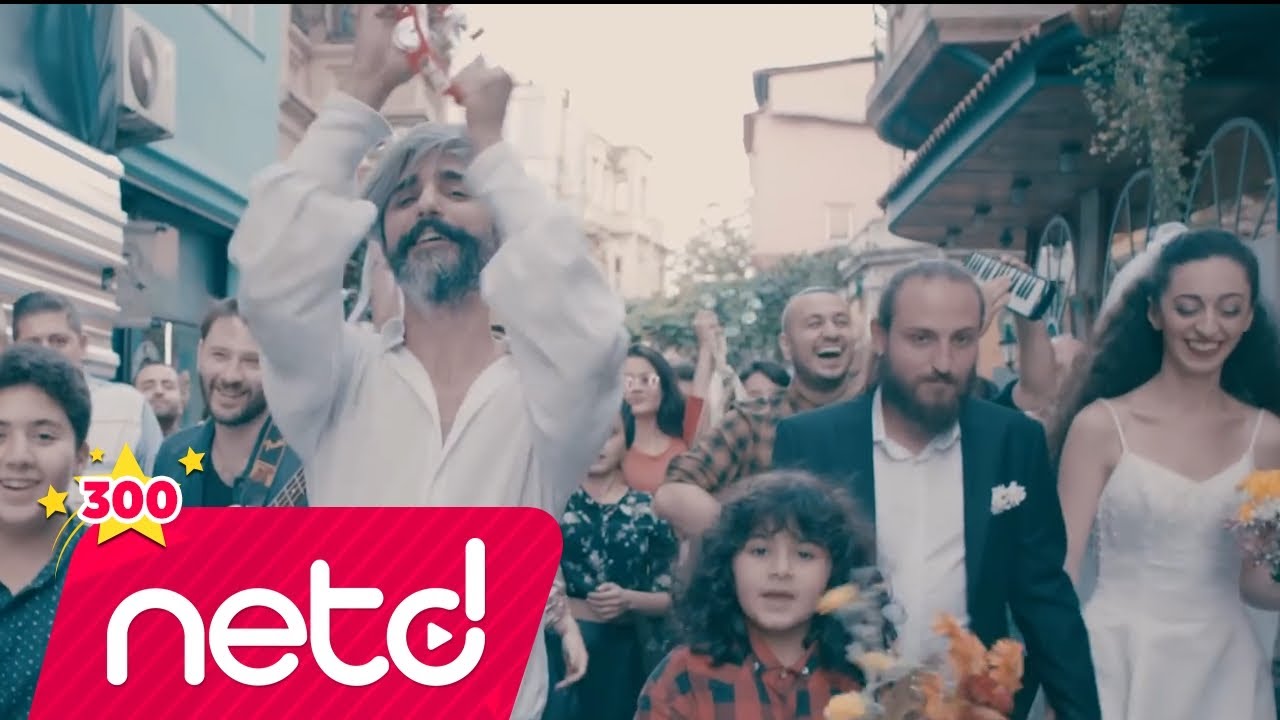 Manuş Baba - Eteği Belinde Mp3 İndir