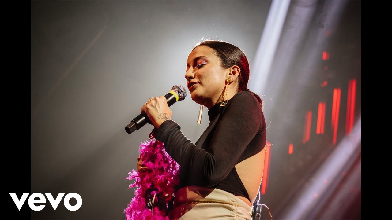 Melike Sahin - Kimin Izdırabı (Live @ Babylon) Mp3 İndir