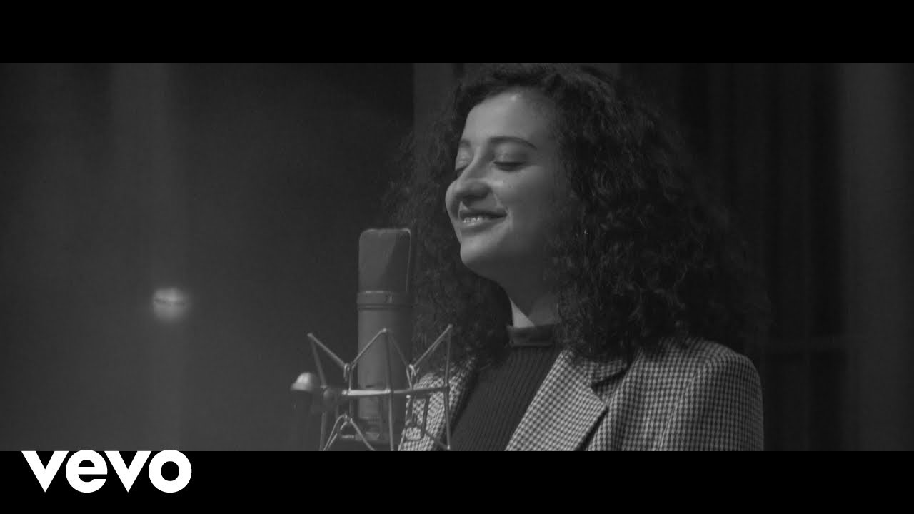 Melike Şahin - Kilitli Kapılar Açılsa ft. Hakan Taşıyan Mp3 İndir
