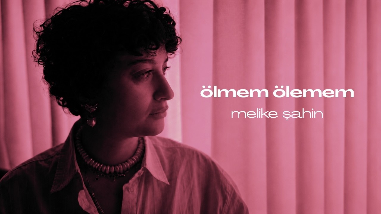 Melike Şahin - Ölmem Ölemem (Official Music Video) Mp3 İndir