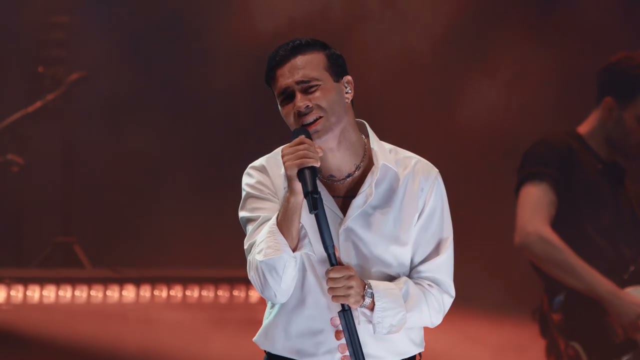 Mert Demir - 14 Bahar (Live At KÇP) Mp3 İndir