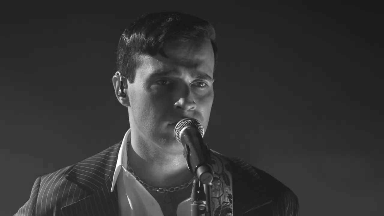 Mert Demir - Dön Desem (Live At Zorlu) Mp3 İndir