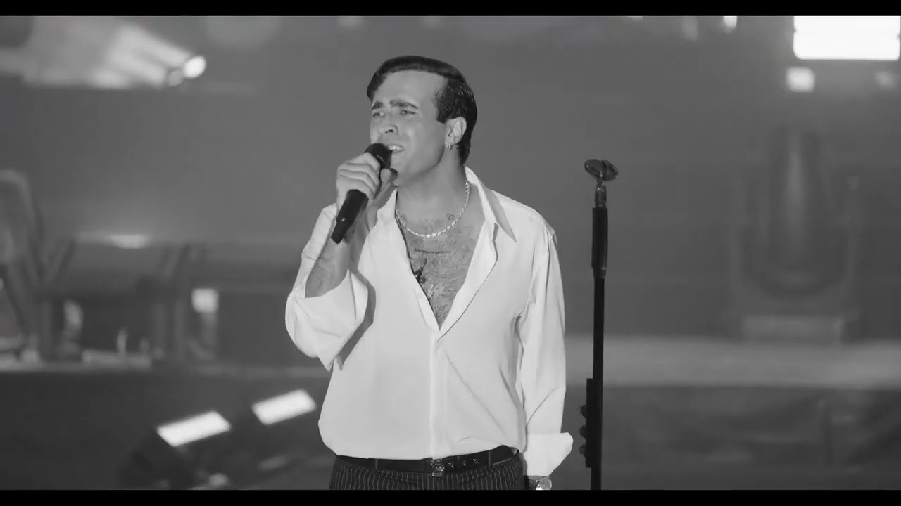 Mert Demir - Ölüyorum Anla (Live At KÇP) Mp3 İndir