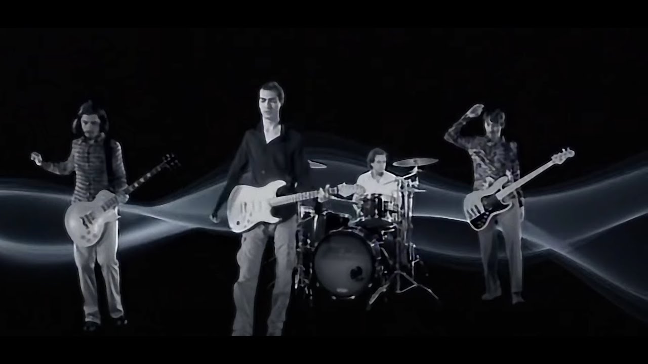 mor ve ötesi - Aşk İçinde (Official Video) Mp3 İndir