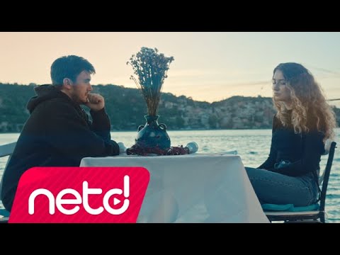 Mustafa Ceceli & Irmak Arıcı - Gün Ağarmadan Mp3 İndir