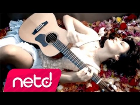 Nil Karaibrahimgil - Hakkında Her Şeyi Duymak İstiyorum (Az Şekerli Versiyon) Mp3 İndir