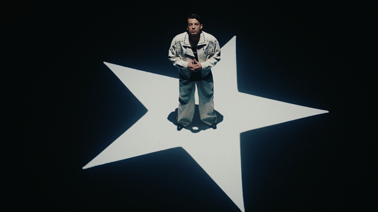 Norm Ender - Star Benim Mp3 İndir