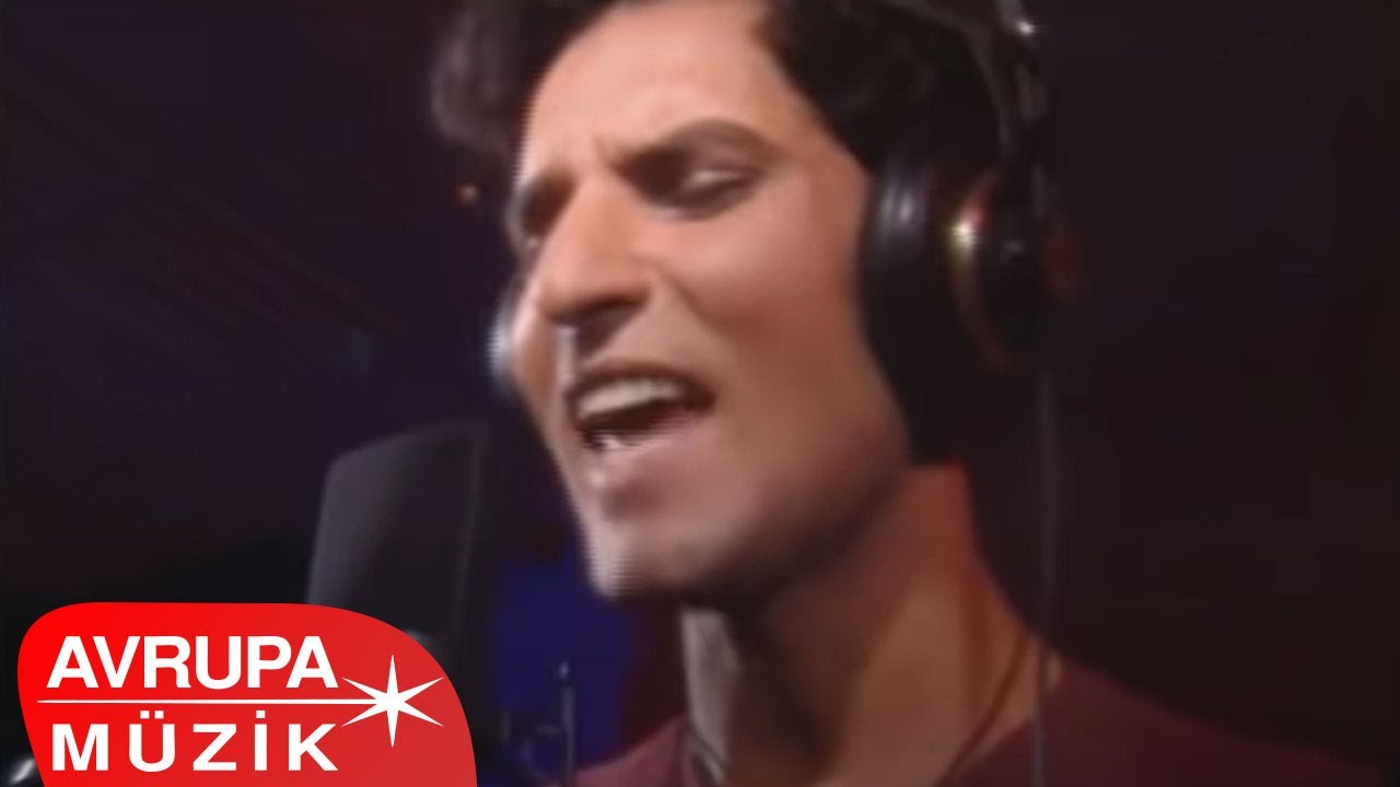 Rafet El Roman - Seni Seviyorum (Official Video) Mp3 İndir