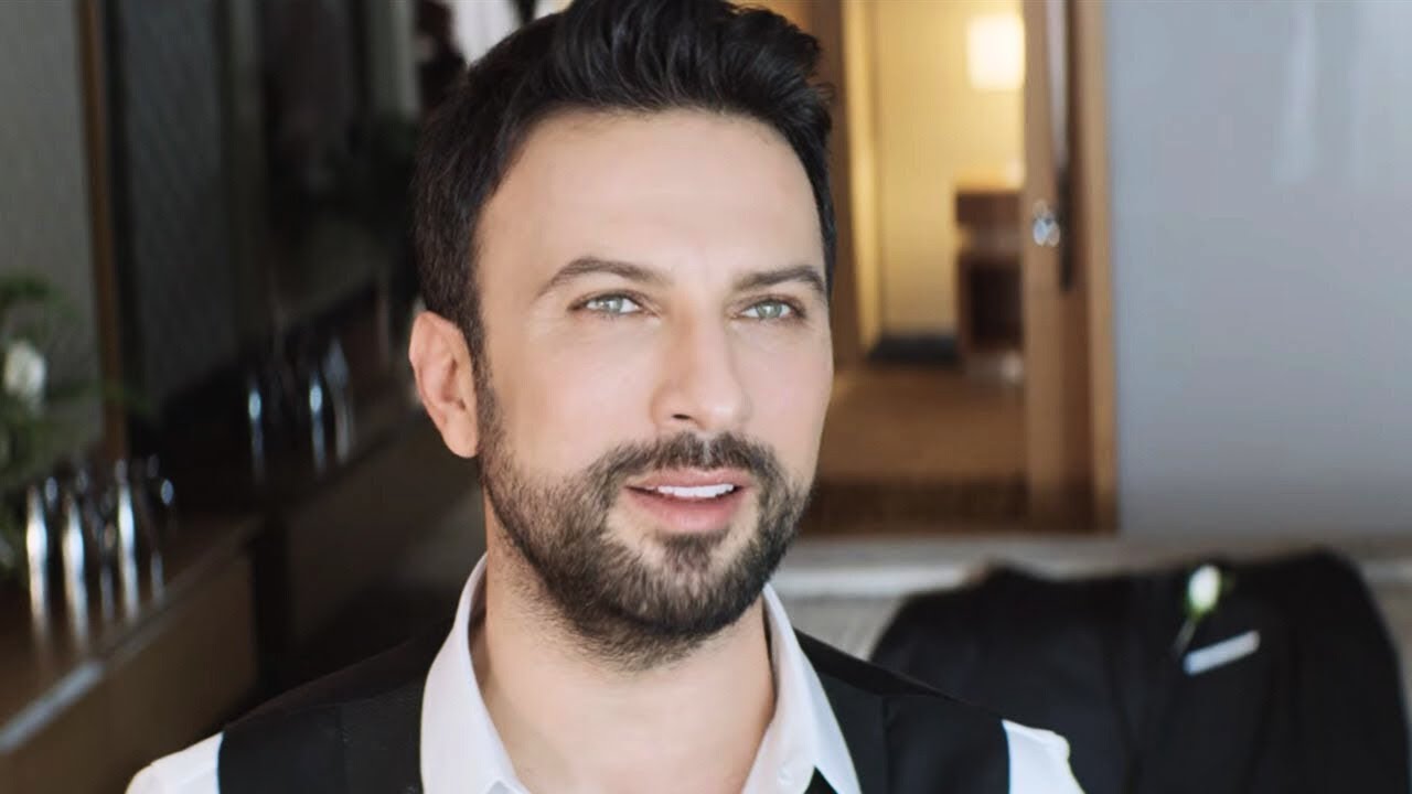 TARKAN - Beni Çok Sev (Official Music Video) Mp3 İndir