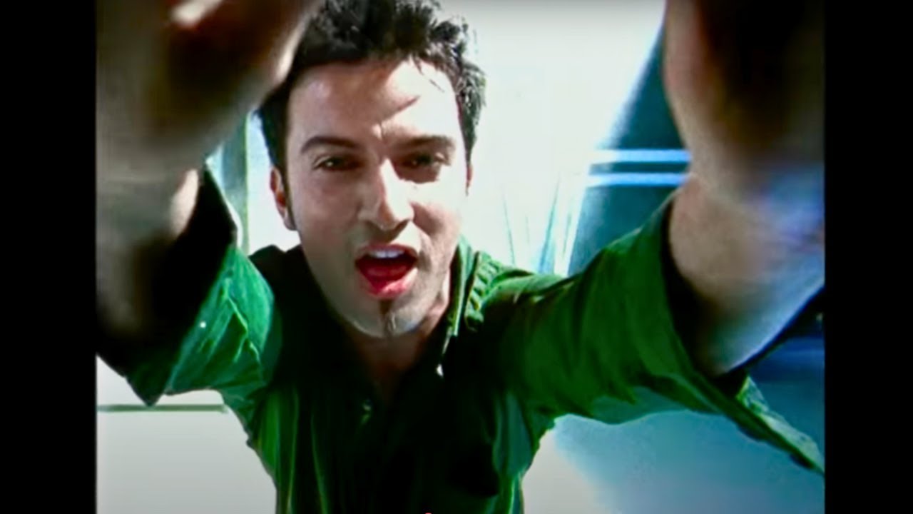 TARKAN - Kır Zincirlerini (Bu Gece) (Official Music Video) Mp3 İndir