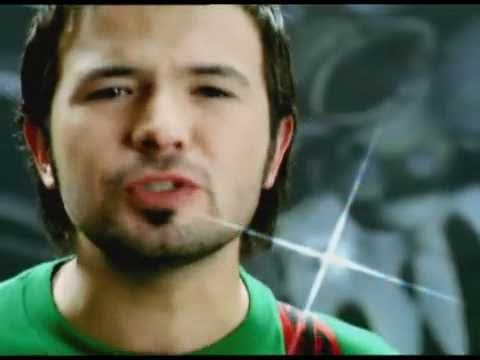 Yalın - Bir Bakmışsın (Official Video) Mp3 İndir