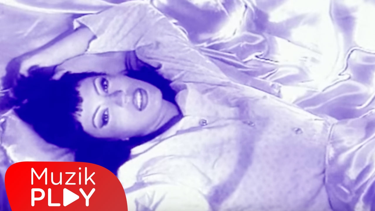 Yeşim Salkım - Deli Mavi (Official Video) Mp3 İndir