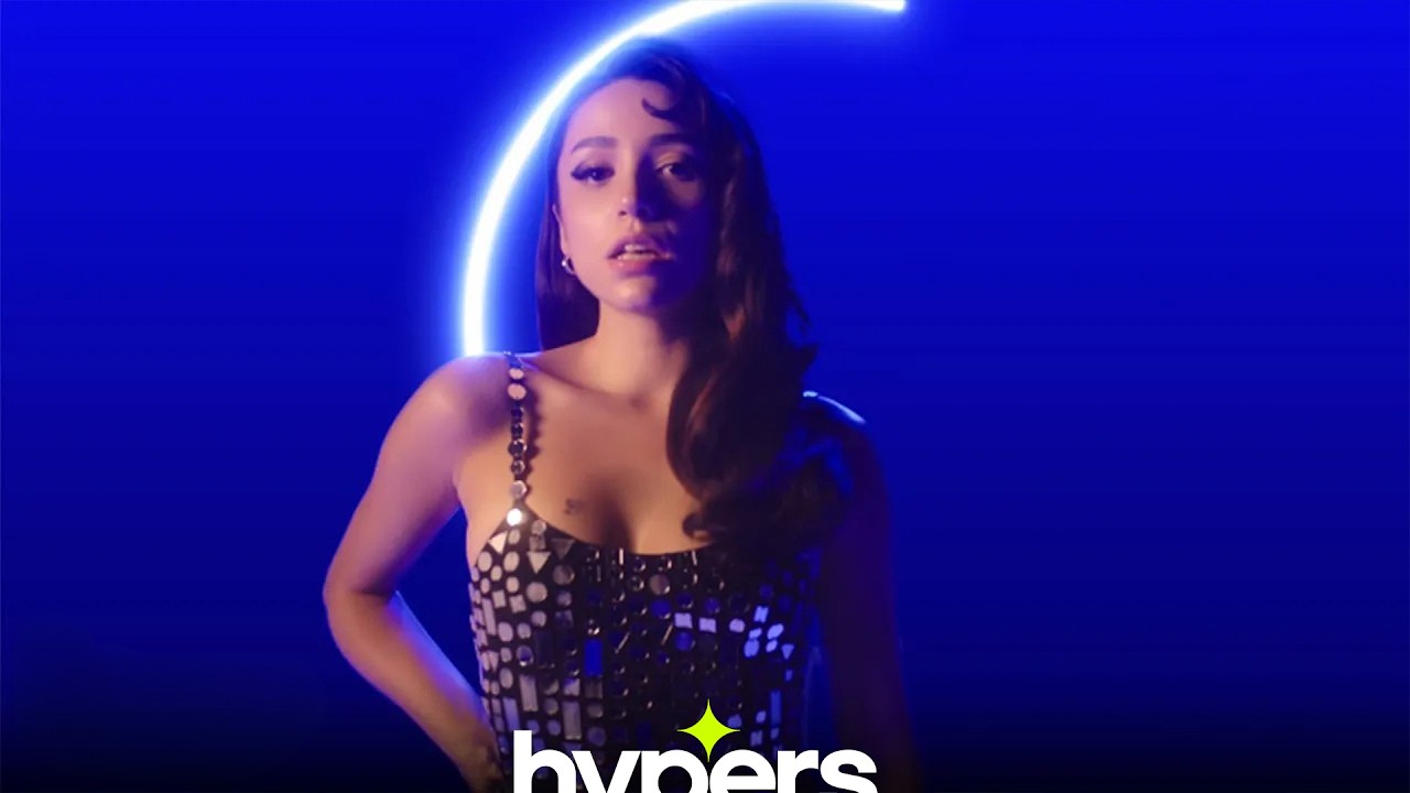 Zeynep Bastık - Sana Bayılıyorum (Official Video) Mp3 İndir