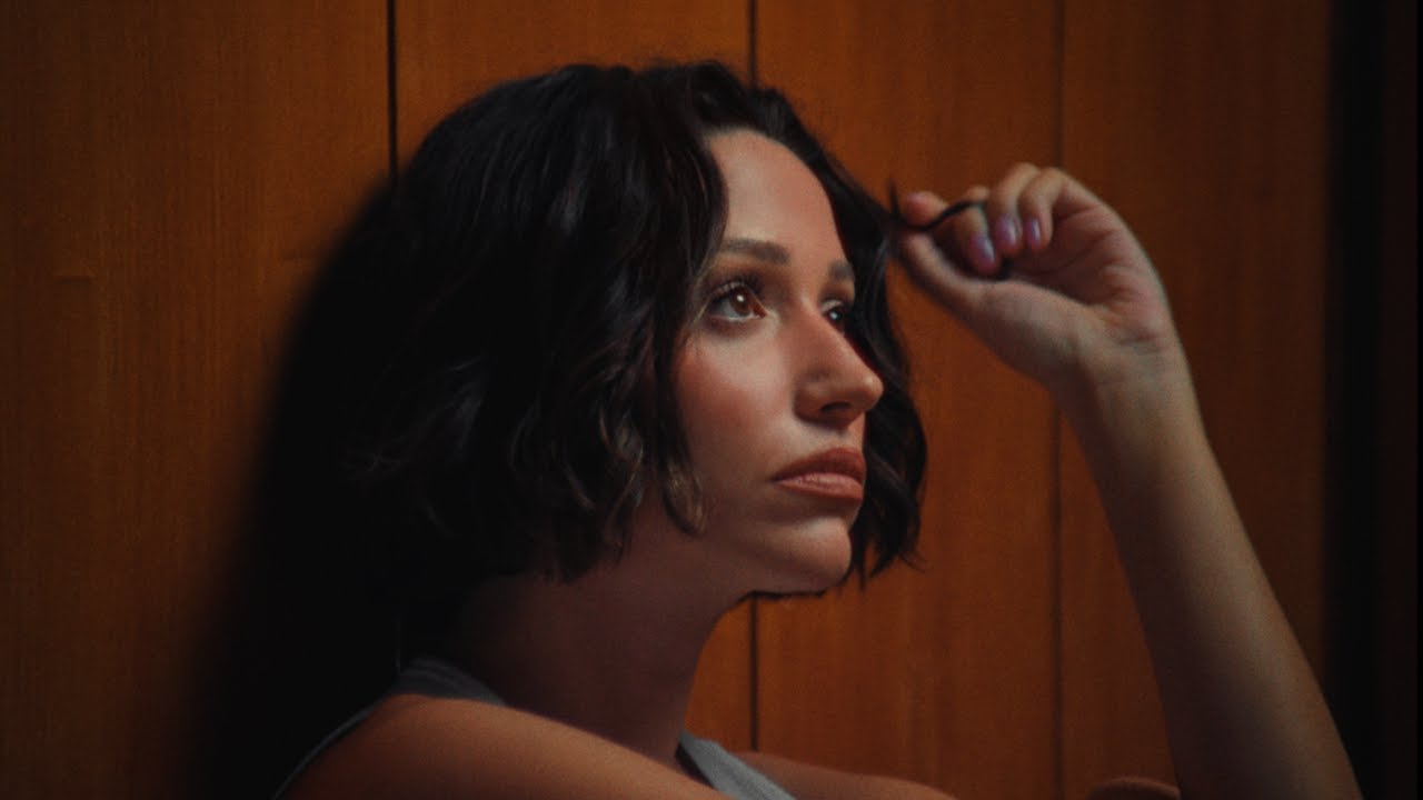 Zor - Zeynep Bastık | Music Video Mp3 İndir