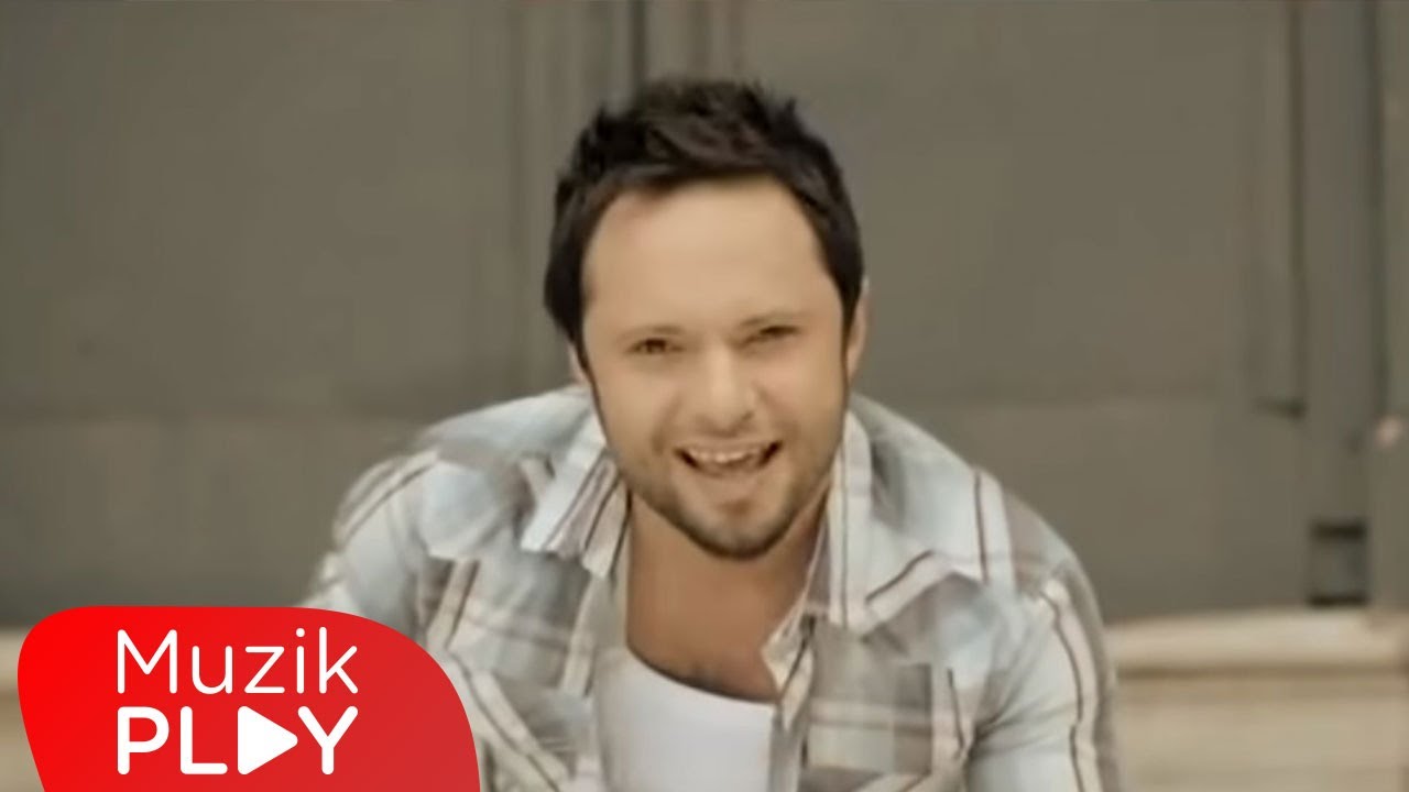 Özgün - Sadece Arkadaşız (Official Video) Mp3 İndir